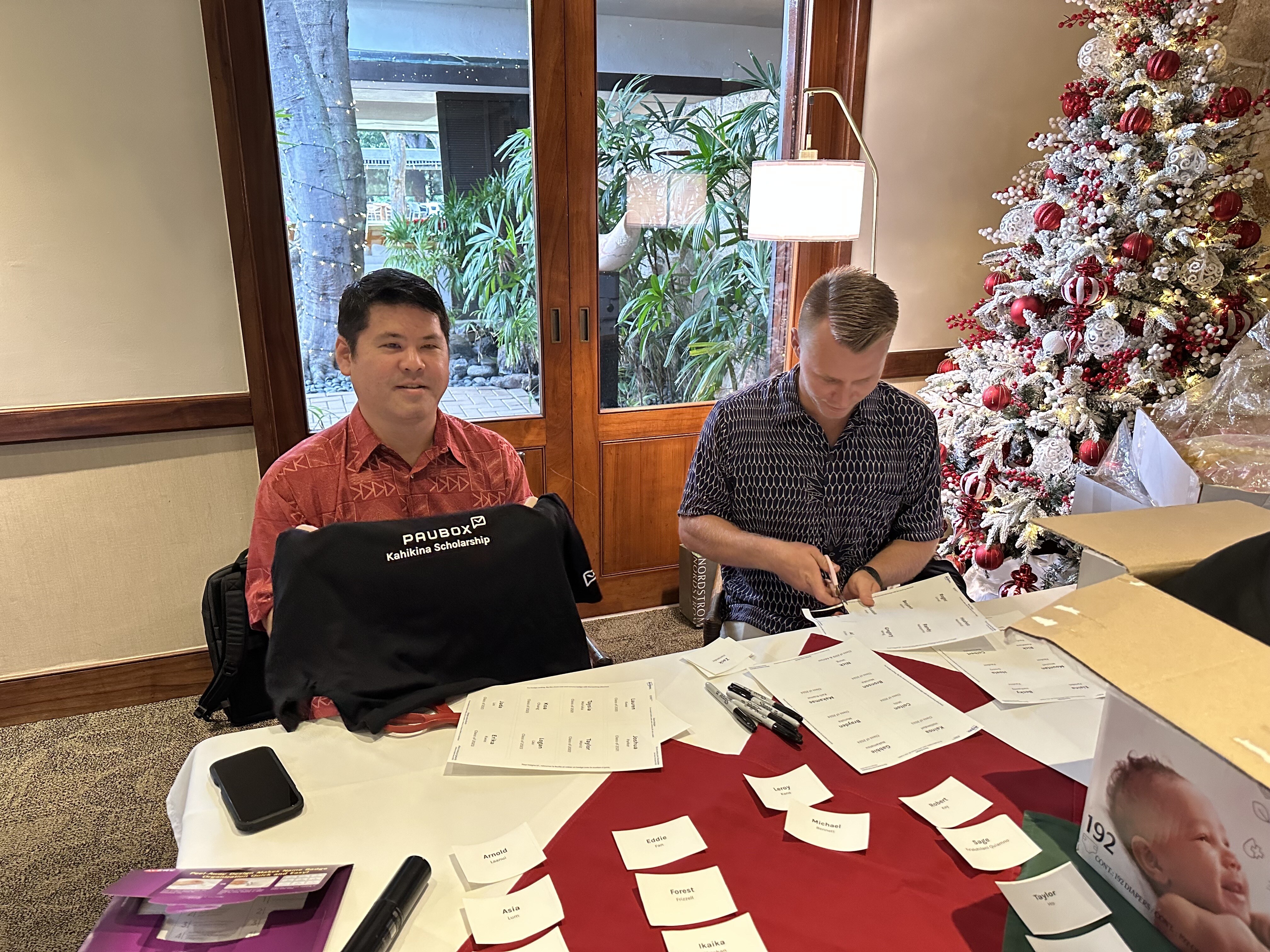 Paubox COO Rick Kuwahara (left) showed up on his day off to help make our event successful. Mahalo to Mountan Mitchell (Paubox Account Executive) for buying lei for recipients and my Mom.