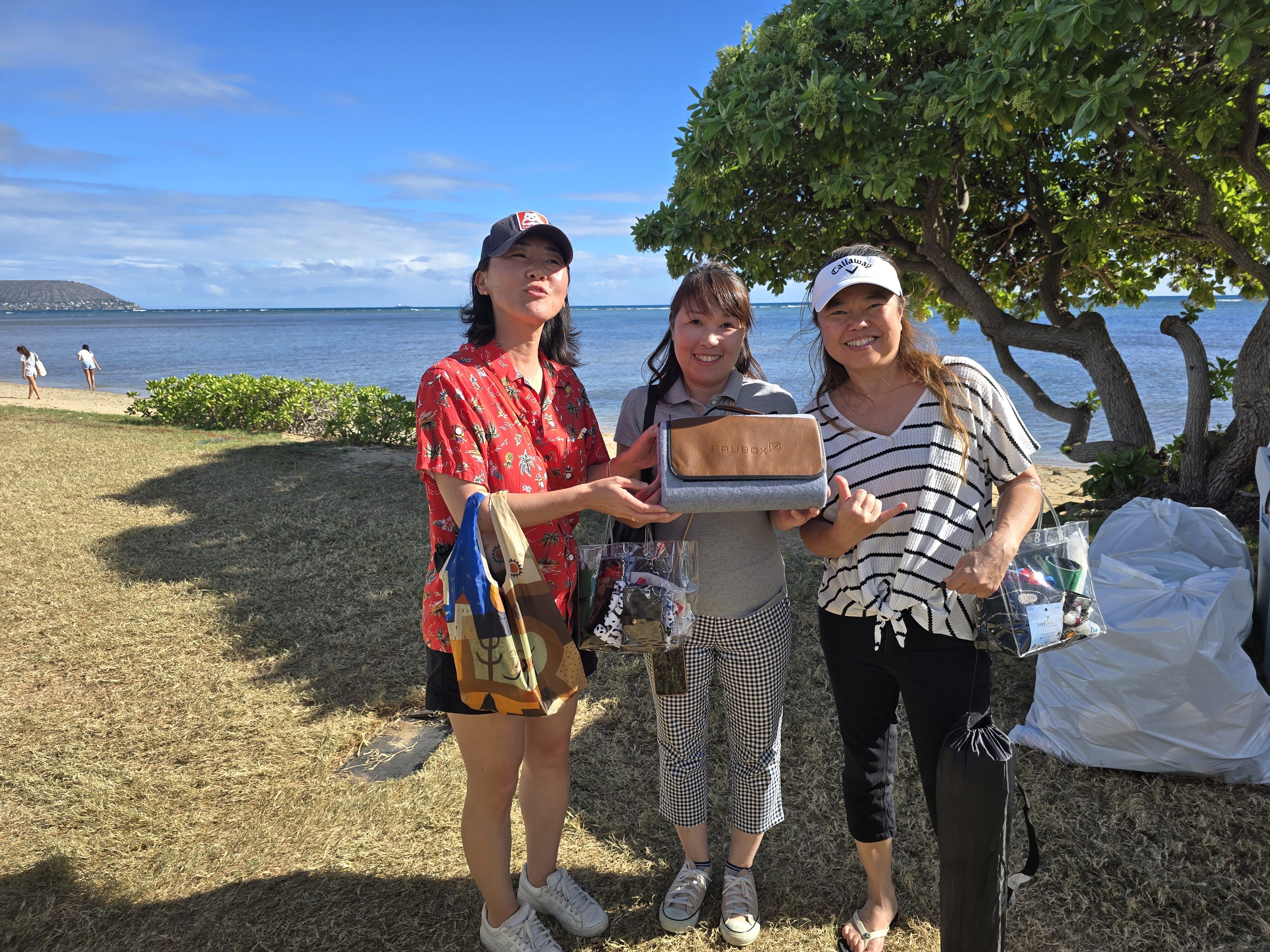 Guests with the Paubox picnic blanket