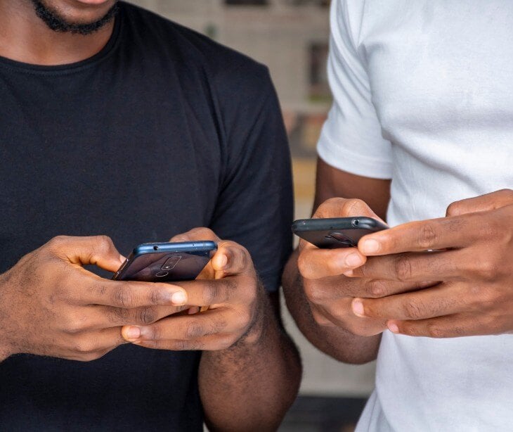 Two people texting for a blog about internal text messaging and HIPAA compliance