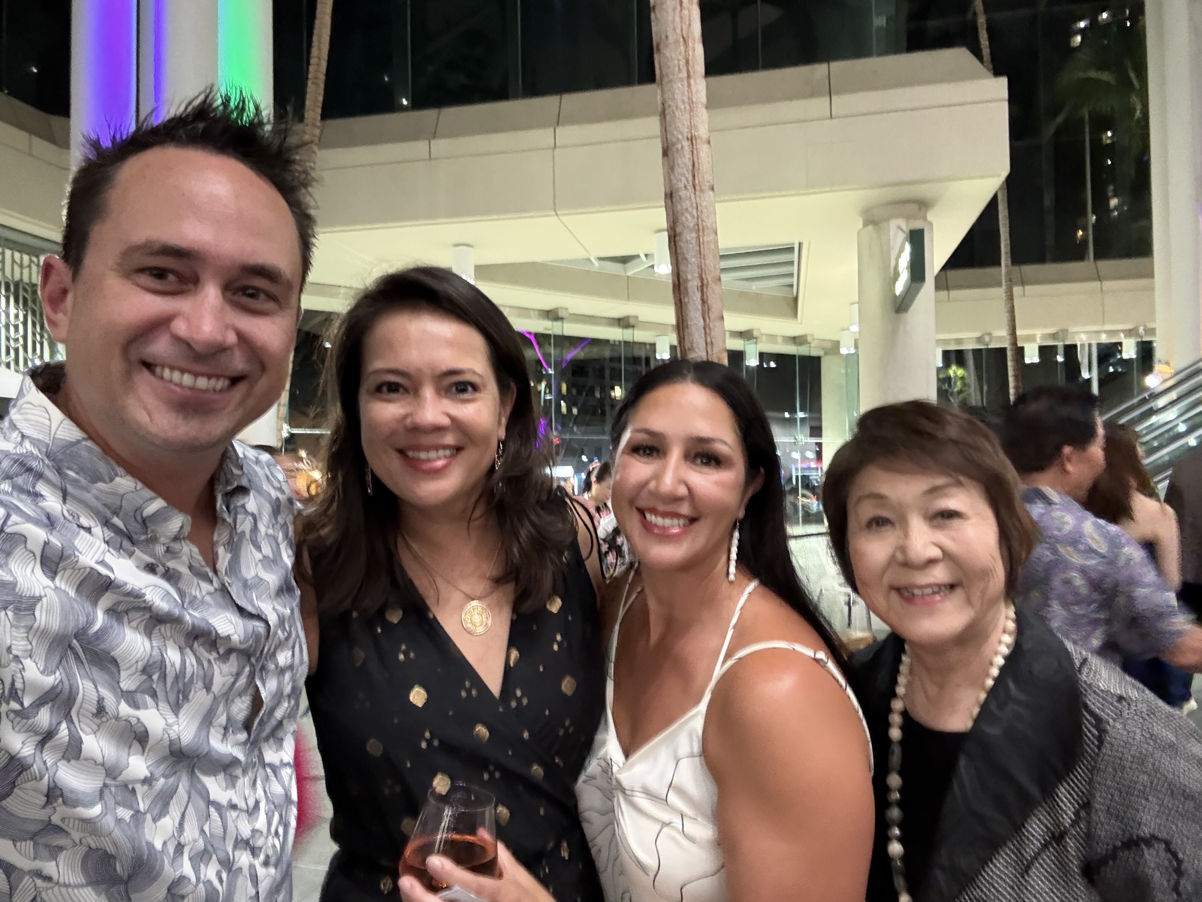 Selfie with Brooke Wilson, the hand to Gov. Green, her wife Malia, and Linda Wong | Sony Open dinner with Kenny Loggins